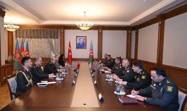 Azərbaycan-Türkiyə hərbi əməkdaşlığı müzakirə olunub VİDEO