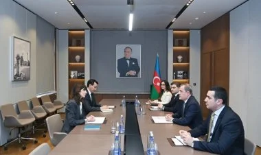 C.Bayramov fəaliyyəti başa çatan V.Andreyevanı qəbul edib