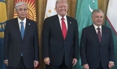 Tramp Tokayev və Mirziyoyevlə telefonla danışıb