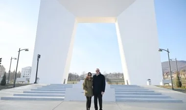 İlham Əliyev Xankəndi şəhərində Zəfər parkının açılışında