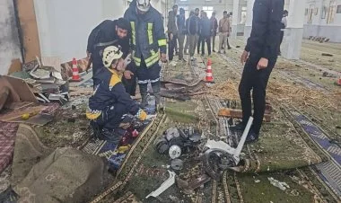 Suriyada məsciddə partlayış baş verib: 5 ölü, 21 yaralı FOTO