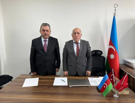 Pənah Hüseyn partiya sədrliyindən istefa verib