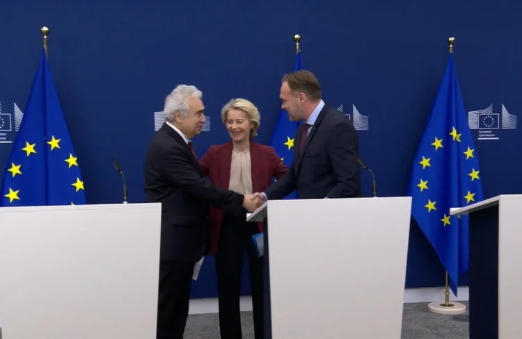 Avropa Rusiya neftindən də həmişəlik imtina etdi