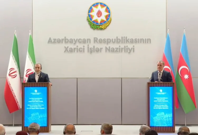 Ceyhun Bayramov və Abbas Əraqçi birgə brifinq keçiriblər