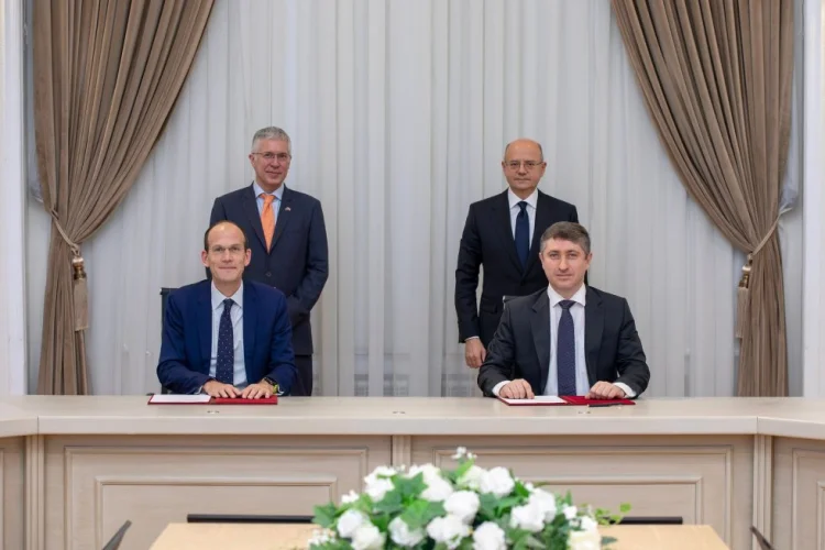 Bakı və London sualtı kabel sahəsində əməkdaşlıq edəcəklər