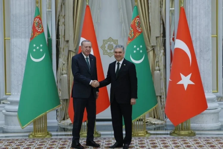 Ərdoğan Aşqabadda Qurbanqulu Berdiməhəmmədovla görüşüb