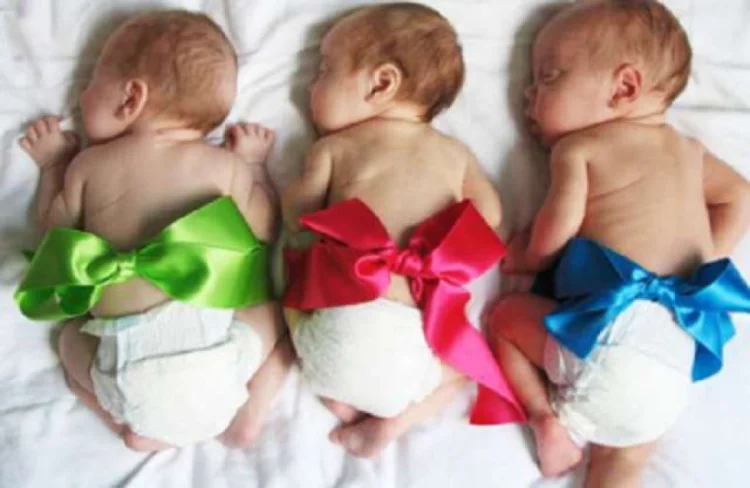 Ölkədə 10 ay ərzində 2714 əkiz, 81 üçəm doğulub