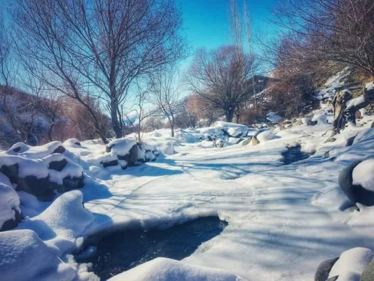 Dağlara qar yağıb