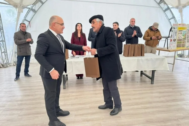 Laçın, Hadrut, Qırmızı Bazar və Xıdırlıya köç yola salınıb