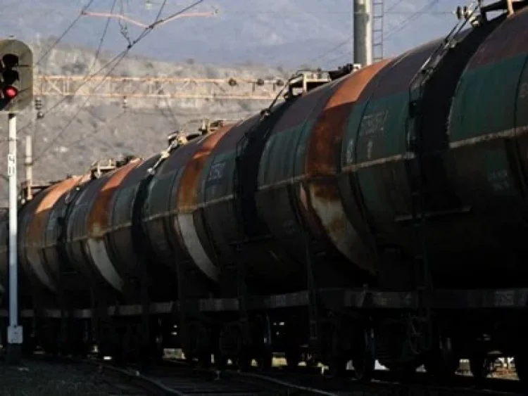 Ermənistana neft məhsullarımızı daşıyan qatarın VİDEOsu