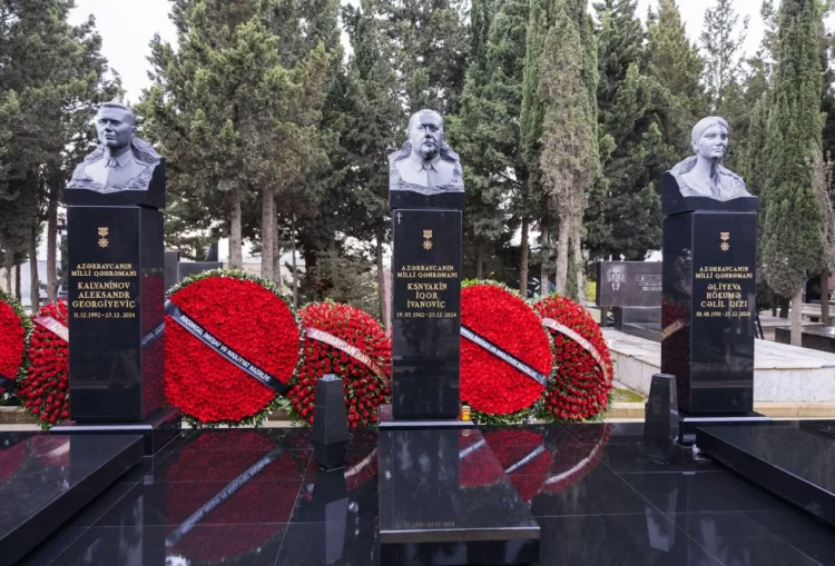 Aktauda həlak olan milli qəhrəmanların xatirəsi anılıb FOTO