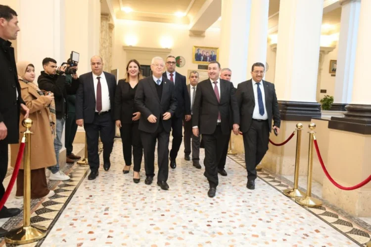 Əlcəzair Parlamenti Fransanı cinayətkar elan etdi