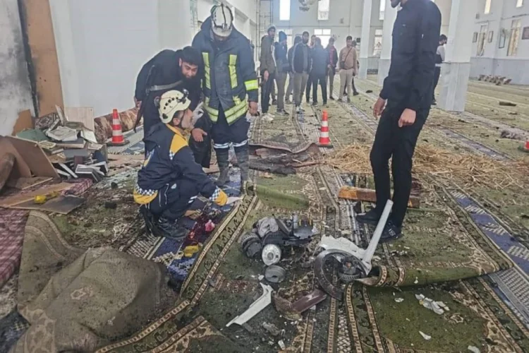 Suriyada məsciddə partlayış baş verib: 5 ölü, 21 yaralı FOTO