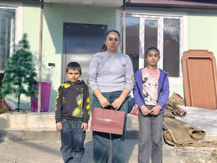 Növbəti köç karvanı Ağdərənin Vəngli kəndinə çatıb