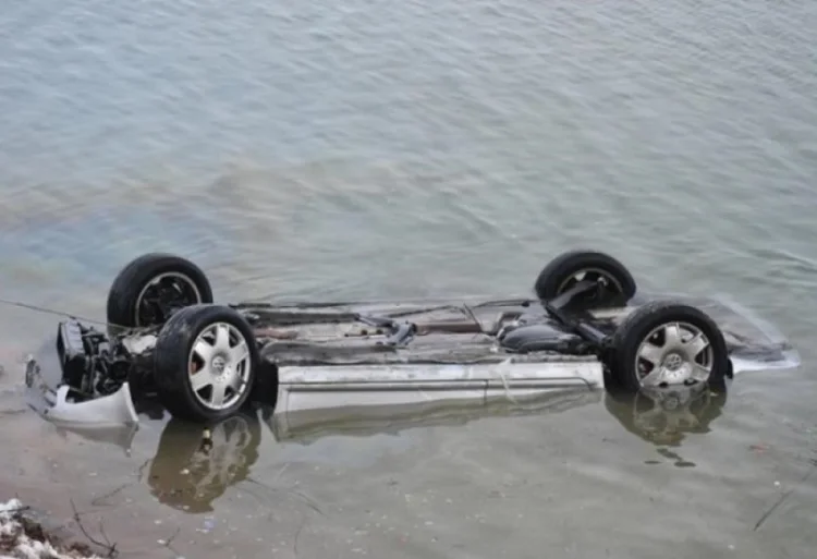 Biləsuvarda toy karvanında ağır yol qəzası baş verib