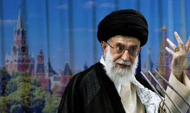 Ayətullah Xamenei Moskvaya qaçmağa hazırlaşır