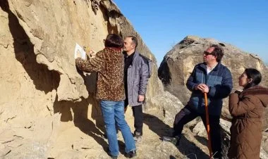 Qobustanda yeni qayaüstü oyma aşkar edilib FOTO