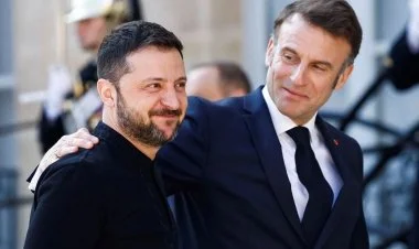 Ukrayna Prezidenti Volodimir Zelenski Fransaya gedib FOTO