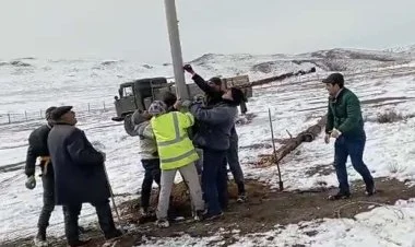 Lerikdə qar səbəbilə 80 kəndə enerji verilişi dayanıb