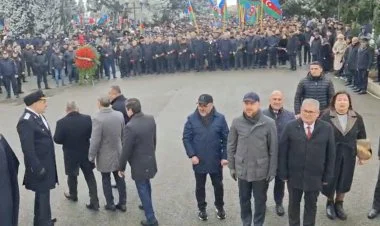 Ərdoğanın oğlu Bilal Gəncədə Şəhidlərin xatirəsini yad edib