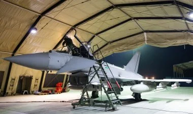 Britaniya qırıcı təyyarələrini İrana yaxın əraziyə gətirib