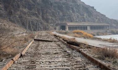 Aİ və Azərbaycan Naxçıvan dəmir yolunun tədqiqatına başlayıb