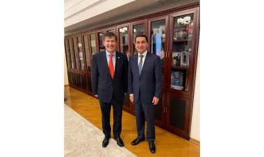 Hikmət Hacıyev BMT-nin rezident əlaqələndiricisi ilə görüşüb