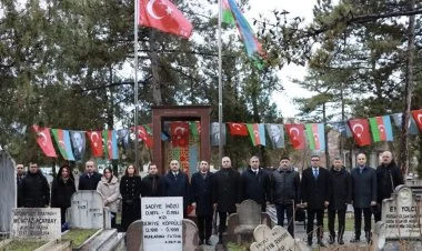 Ankaradakı səfirliyimiz M.Ə.Rəsulzadənin məzarı başında