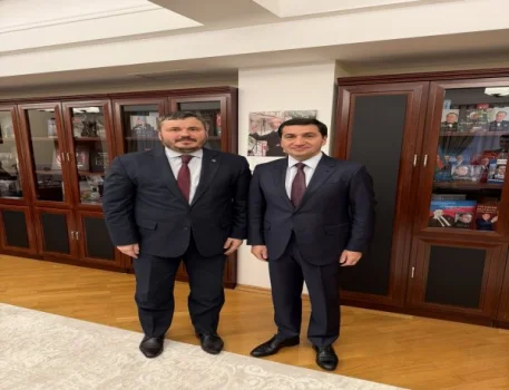 Hikmət Hacıyev Ukrayna səfiri ilə görüşüb