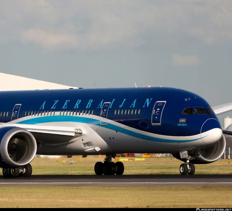 Praqada AZAL-ın təyyarəsinə qarşı insident olub YENİLƏNİB