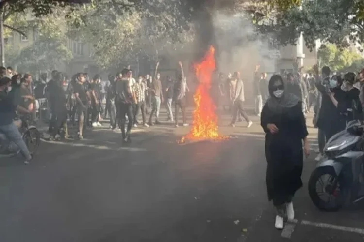 İranda kütləvi etirazlar: 45 nəfər ölüb