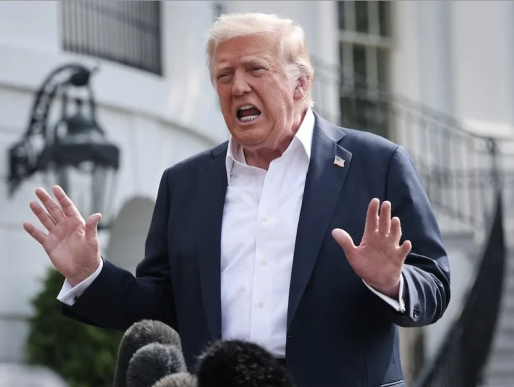 Tramp İranla əməkdaşlıq edən ölkələrə 25% rüsum qoyub