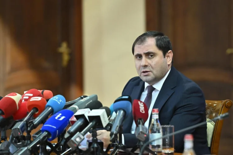 Ermənistan Azərbaycanla silahlanma yarışına girməyəcək