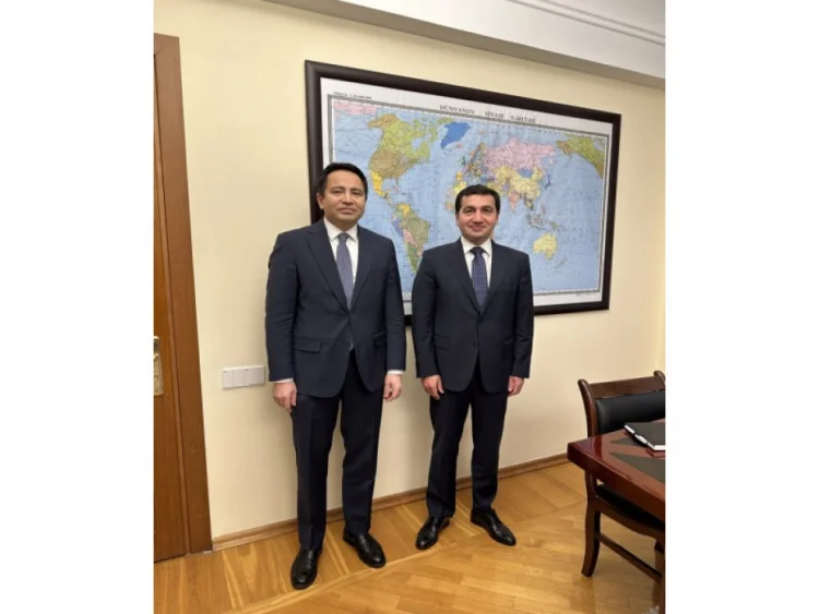 Hikmət Hacıyev Qazaxıstan səfiri ilə görüşüb