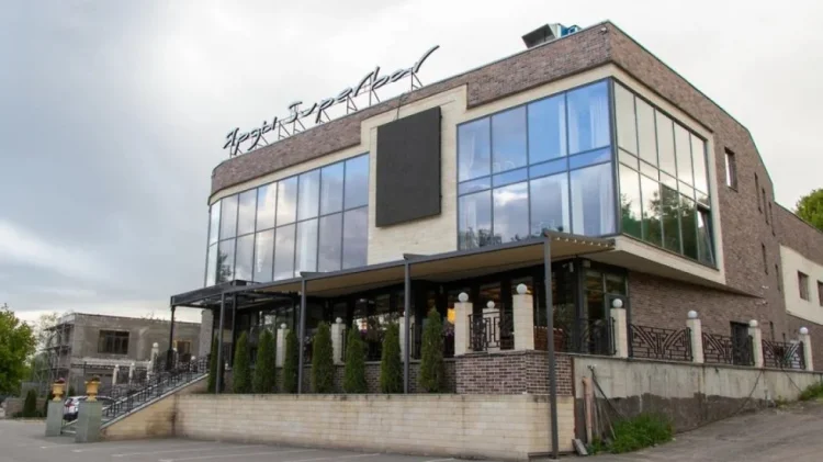 Rusiyada daha bir azərbaycanlının obyektini sökürlər