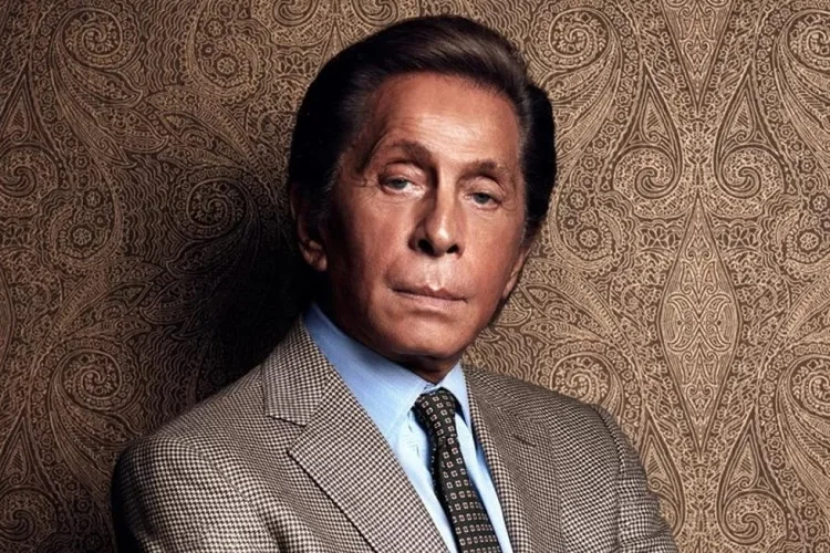 "Valentino" moda evinin yaradıcısı vəfat etdi