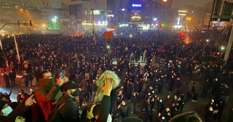 Mollalar etirazlara görə 25 məşhura qarşı cinayyət işi açıb