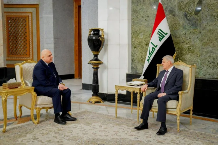 Səfirimiz etimadnaməsini İraq Prezidentinə təqdim edib