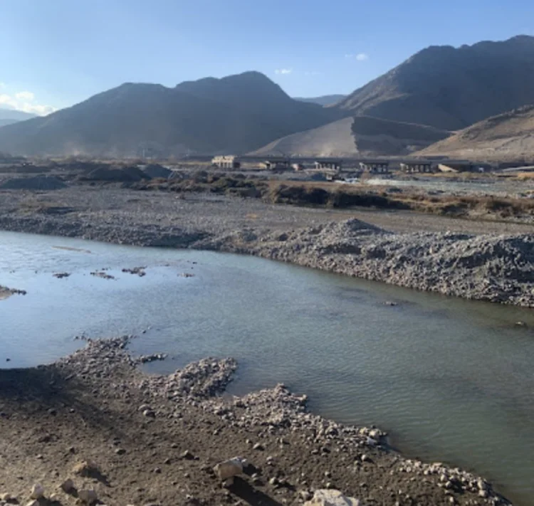 İran Kəlalə-Ağbənd yolunda gömrük məntəqəsi tikir