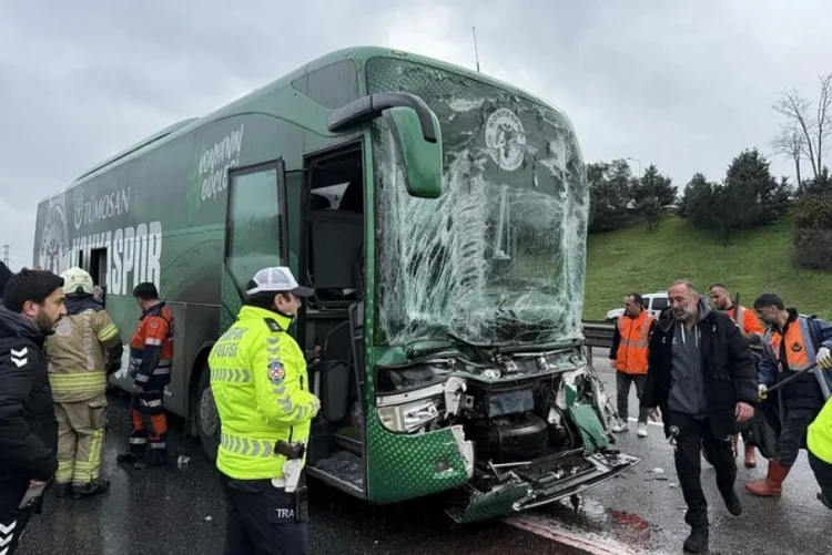 Türkiyə klubunun avtobusu qəzaya uğrayıb