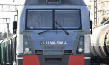 Ermənistana gedən yük qatarı Biləcəridən yola düşüb