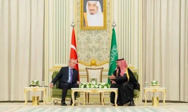 Ərdoğan şahzadə bin Salman ilə görüşüb FOTO
