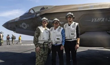 Stiv Vitkoff, Cared Kuşner, Bred Kuper təyyarədaşıyan gəmidə