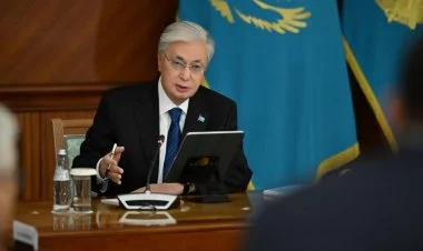 Tokayev Qazaxıstan konstitusiya mətninin 84%-ni dəyişir