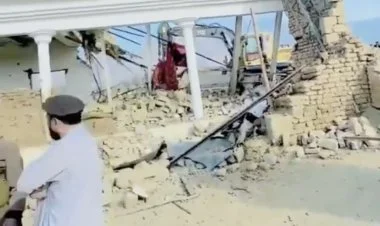 Pakistanda daha bir terror hücumu: 11 hərbişi ölüb