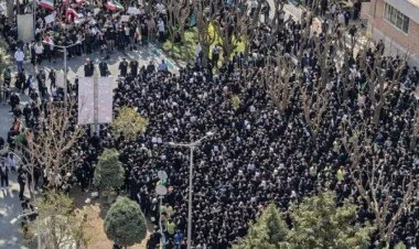 İranda başlayan etirazlarda 5 müəllim və 22 tələbə öldürülüb