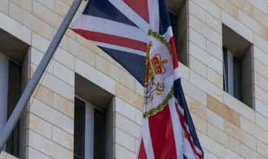 Britaniya səfirliyi gec də olsa sorğulara cavab verdi