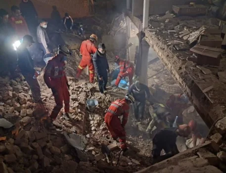 İranda yaşayış binasında partlayış: ölən və yaralananlar var