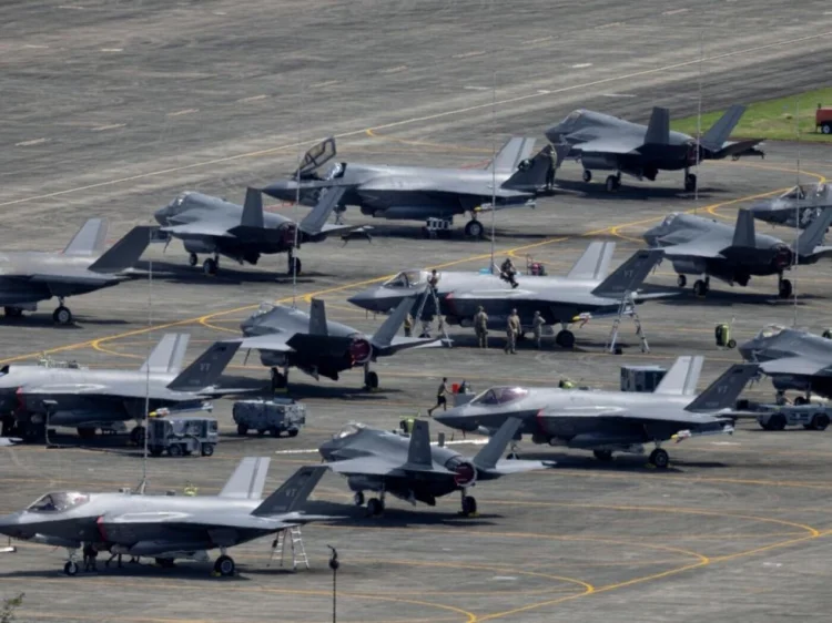 ABŞ Yaxın Şərgə hərbi qüvvənin daşınmmasını davam edir