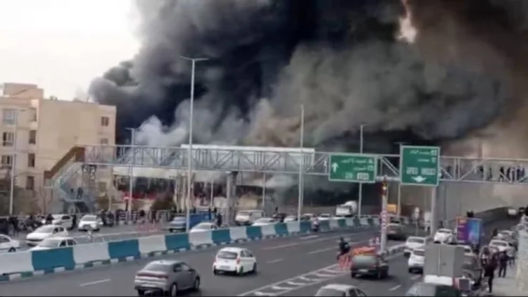 Tehranın iri bazarlarından birində dəhşətli yanğın baş verib